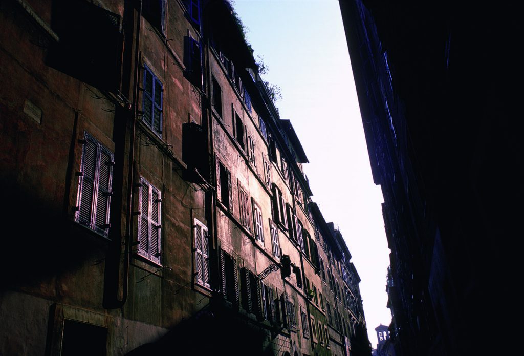 street photography de Rome - Exposition avenue de France, Paris 13